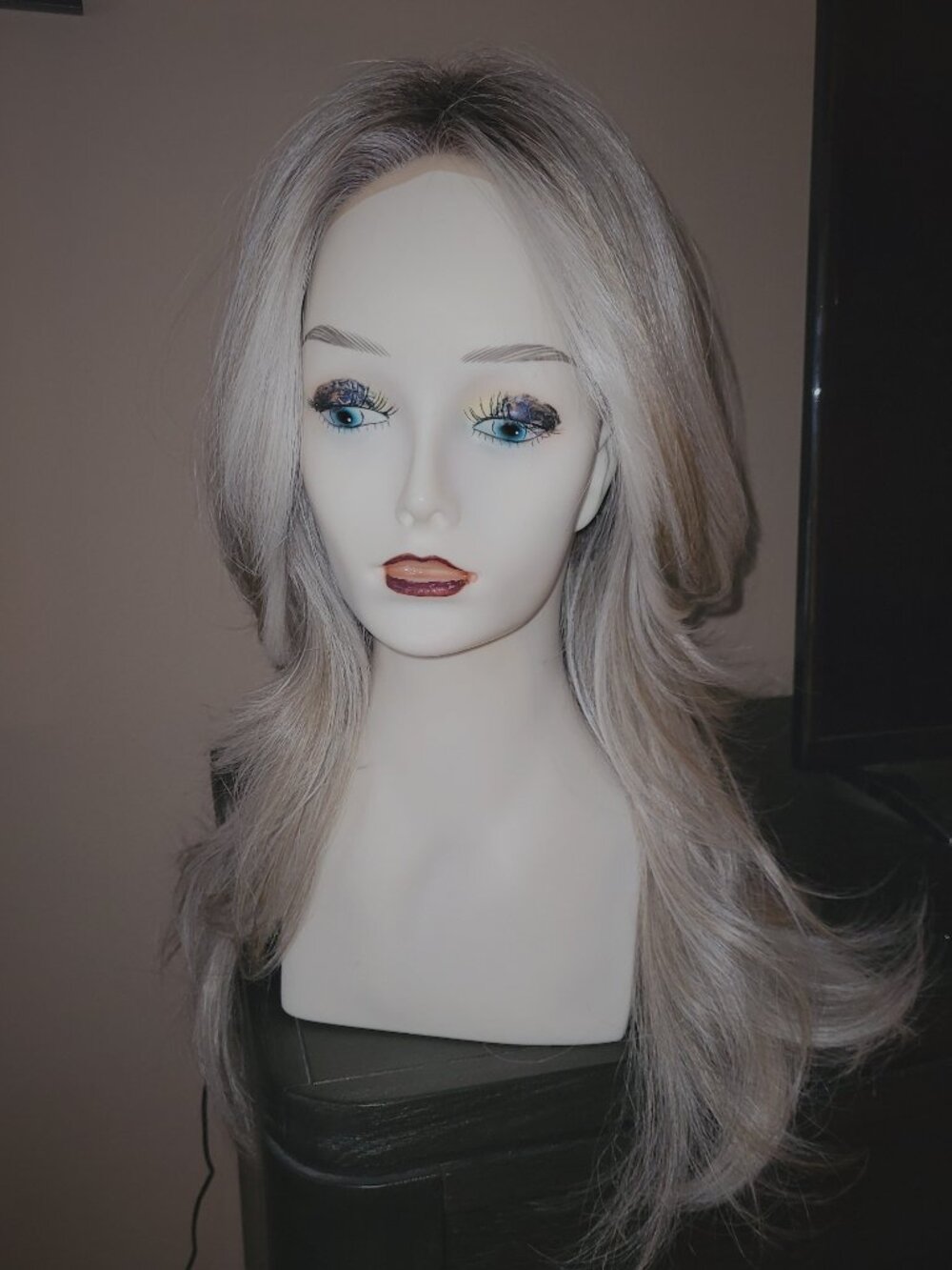 Ash blonde 20 inch long